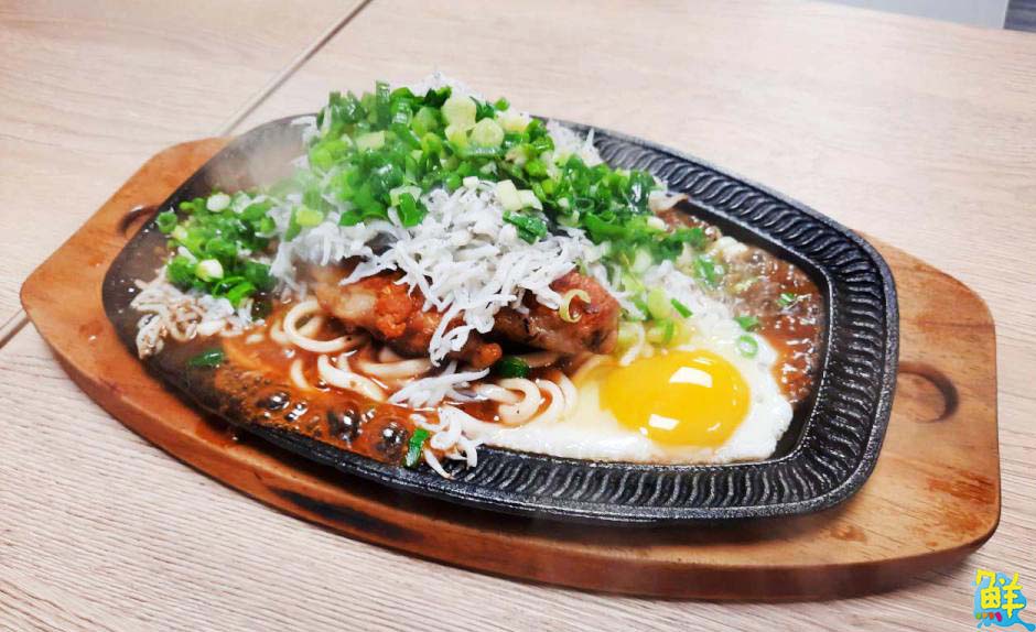 創意牛排天花板 萬師父牛排 震撼您的視覺與味覺感受