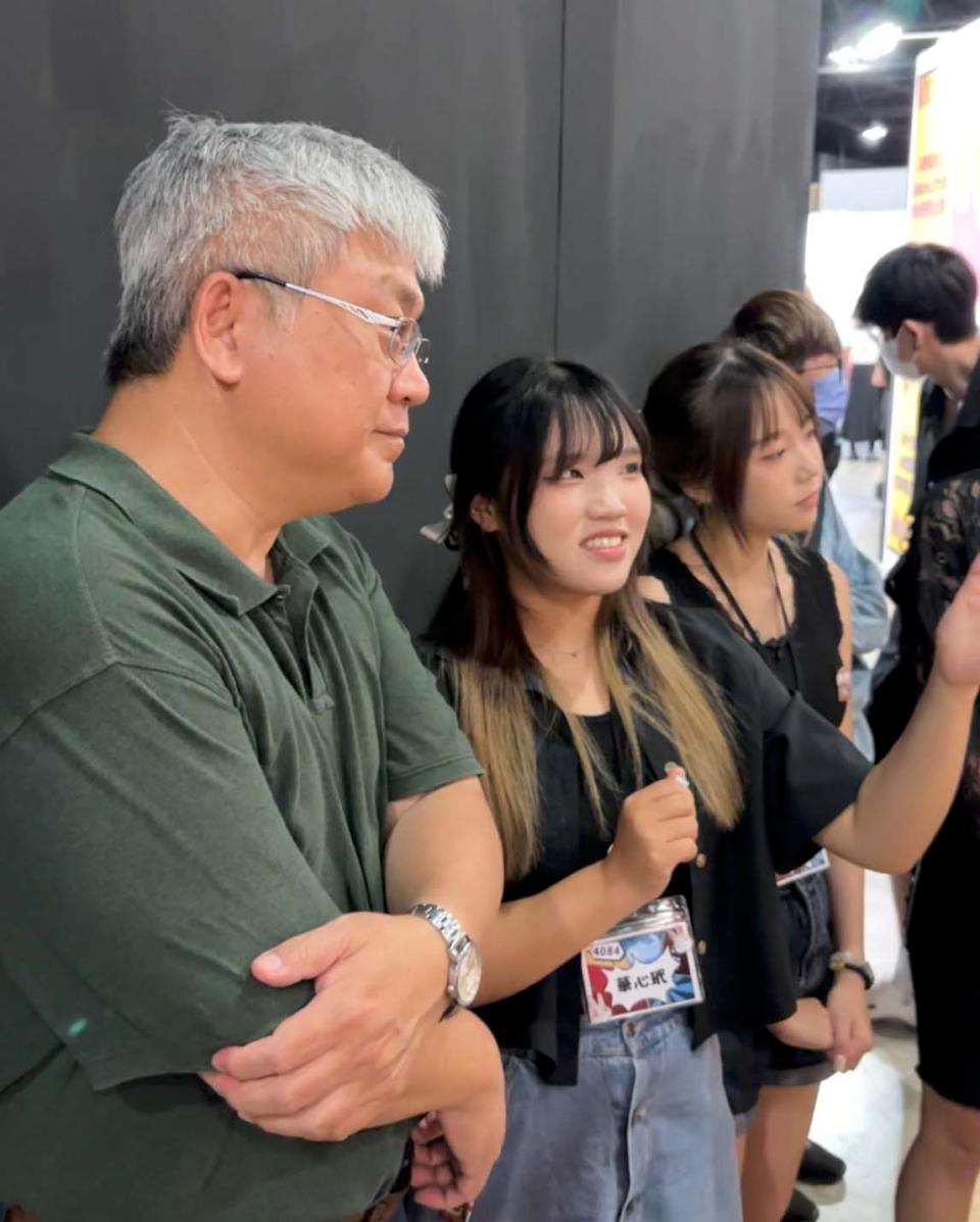 義大大傳系110級畢展「彗生彗影」 17 組紀錄、劇情片、影片官網經營等秀學習成果