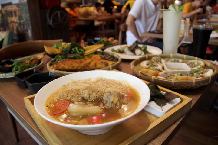 肯信集團會安越南料理進駐高市鳳山區 主廚推薦越式名菜甜點飲品等你品嘗