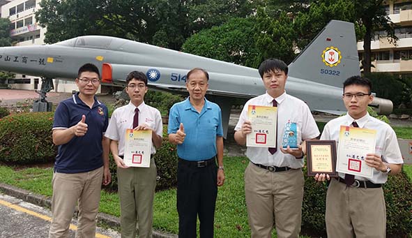 第62屆中小學科學展覽會 中山工商電機資訊科3生智慧型安全帽奪金、少年英雄獎