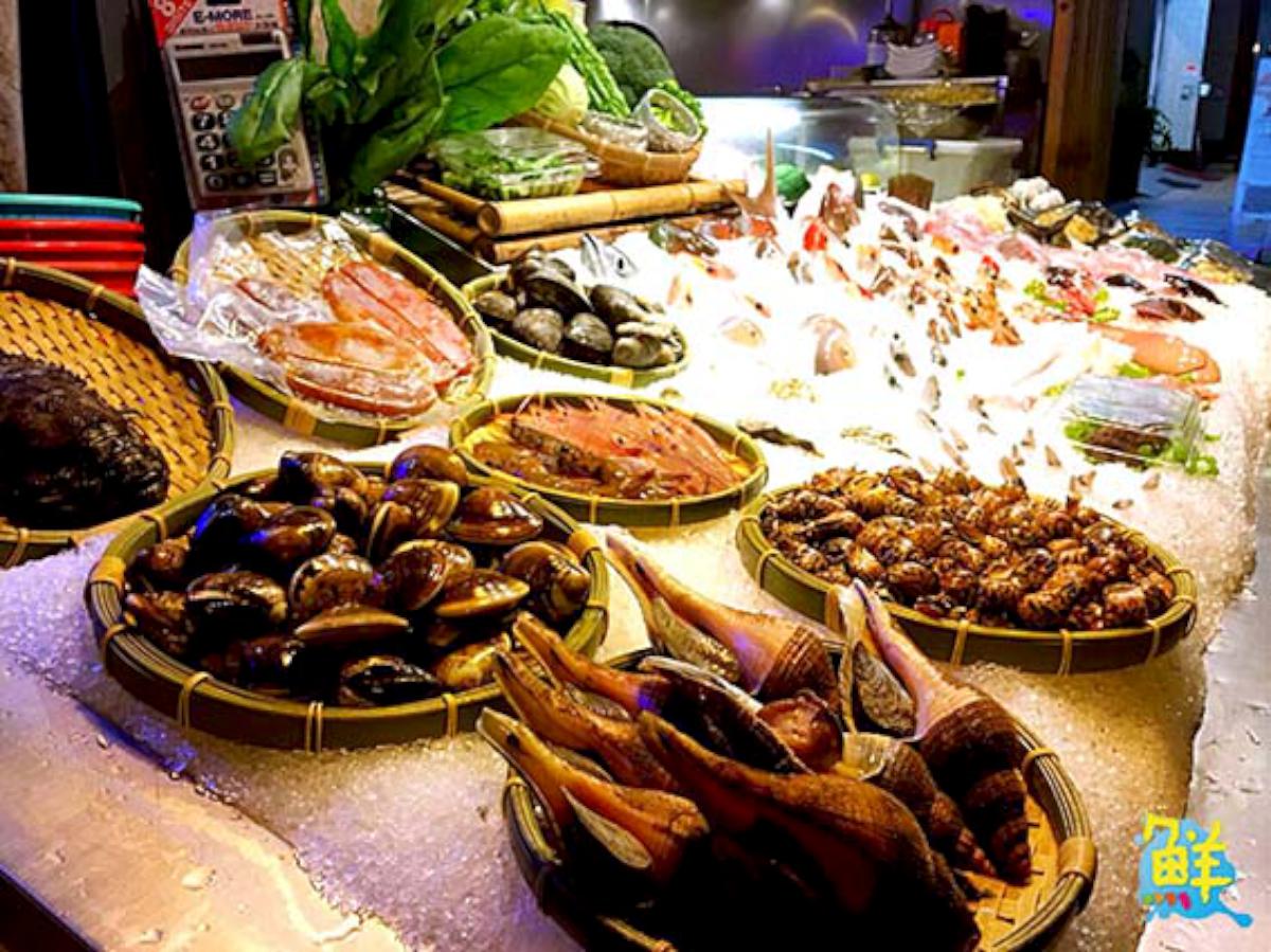 串門子海鮮串燒 年節澎湃豐海宴 圍爐嚐鮮擺滿櫃