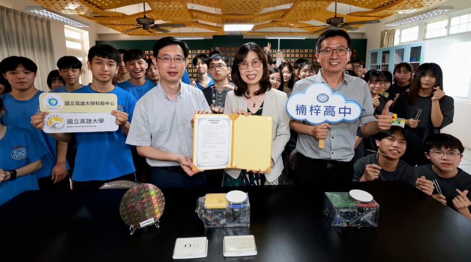 高大余進忠、楠梓高中蘇文健設計實作課程 引導學生探索半導體製程核心技術