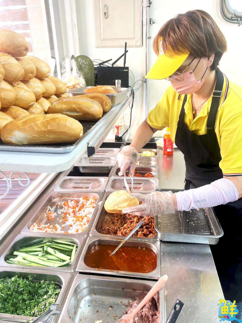 前鎮必吃異國美食! 娜娜越南法國麵包 超搶手賣完就打烊