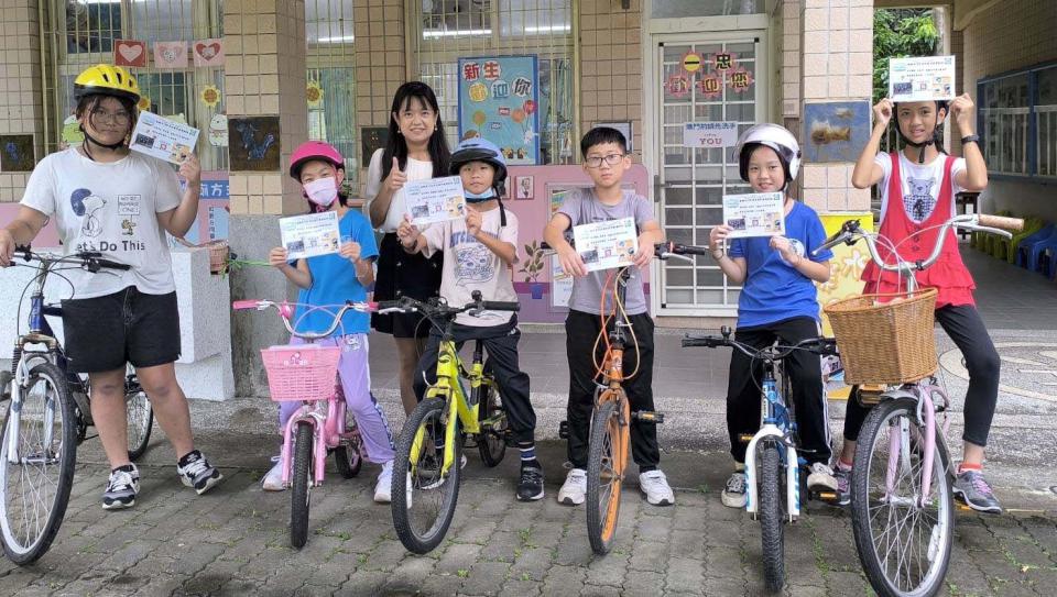 深水國小第二屆自行車安全駕訓 學生完成三部曲計畫開心領駕照