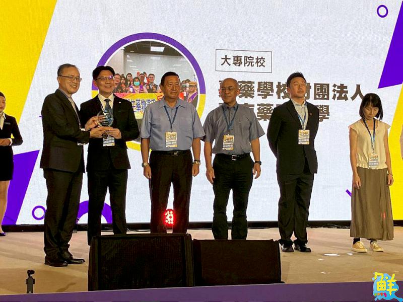 嘉藥「內外兼顧」反毒教育效果卓越!連九年獲教育部肯定