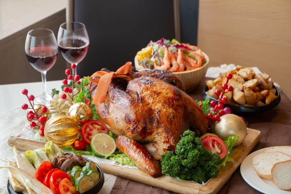 和逸飯店•高雄中山館Cozzi THE Roof餐廳年末獻禮 消費滿額贈萬元住宿券