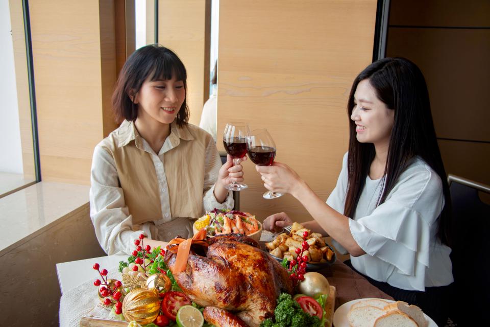 和逸飯店•高雄中山館Cozzi THE Roof餐廳年末獻禮 消費滿額贈萬元住宿券