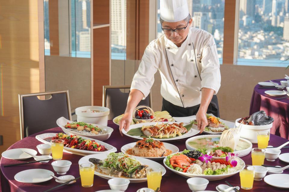 和逸飯店•高雄中山館Cozzi THE Roof餐廳年末獻禮 消費滿額贈萬元住宿券