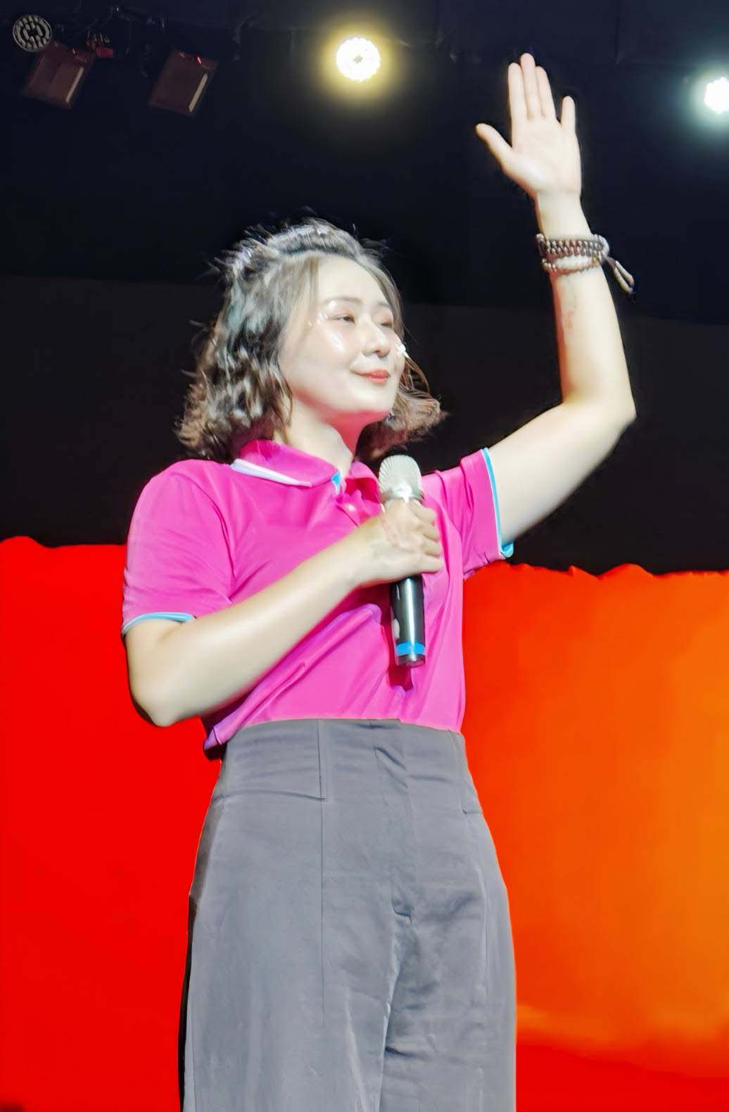 高雄心潮麗天協會音樂會前進義大世界 創辦人古魯上師自編神曲療癒紓壓1500人