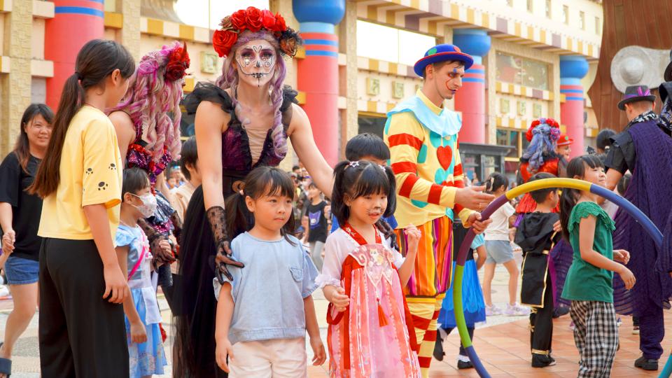 義大皇家酒店奇幻之旅萬聖狂歡住房專案 房客1大1小限額組隊挑戰趣味闖關