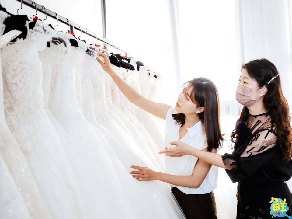 陪您步入紅毯的溫柔同行者 艾絲特手工婚紗 為每一位新娘 縫製屬於她的星光
