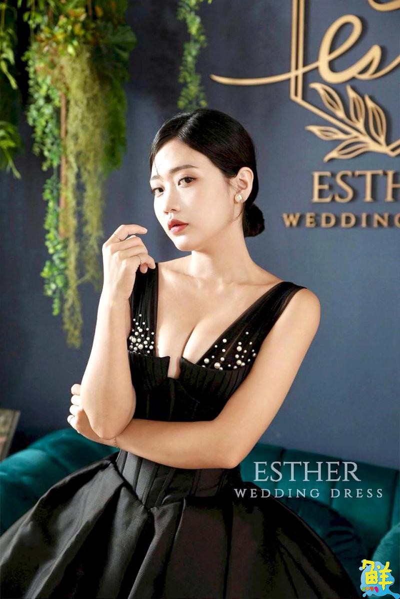 陪您步入紅毯的溫柔同行者 艾絲特手工婚紗 為每一位新娘 縫製屬於她的星光