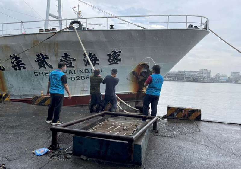 因應梅雨及颱風季 高市海洋局加強宣導防汛及登革熱防治