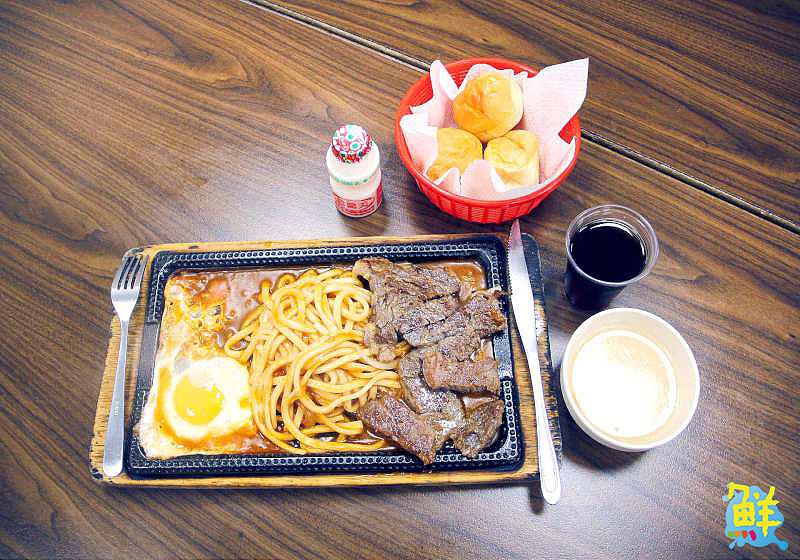 牛排控的最愛! 楠梓火紅新寵兒 青春部牛排 物超所值無可挑剔