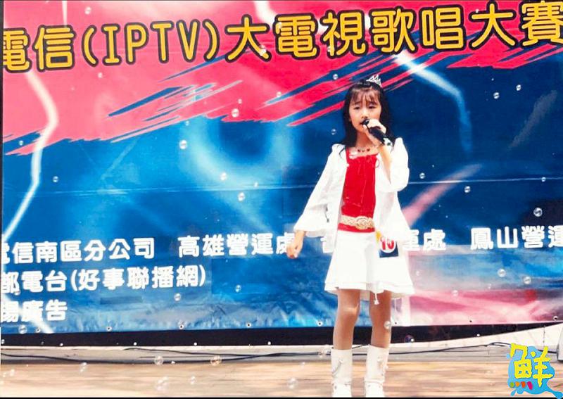 熱愛舞台  黃子萌(Momo)   透過音樂拉近你我距離  傳遞喜樂分享愛與希望