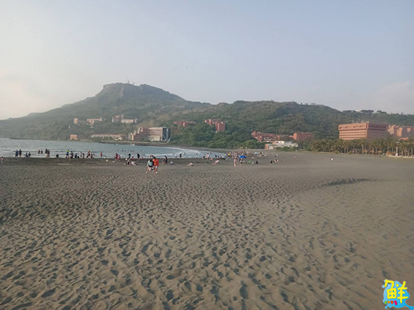 高雄西子灣泳客傳油污染黑全身 海洋局邀集相關單位商討善後