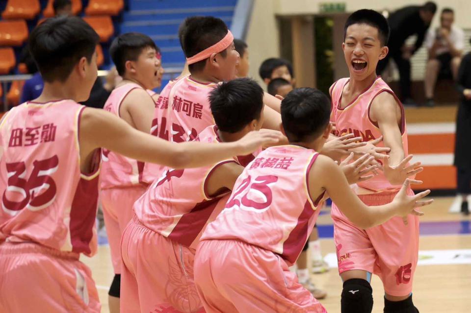 國小體育總會2024年全國小學籃球錦標賽戰 高市鼓山區龍華國小六年級男生乙組掄元