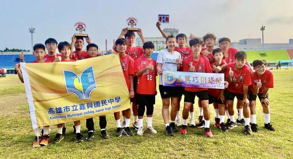 114年全國師生盃暨國手選拔賽 高市嘉興國中巧固球隊甲乙組冠軍晉級世界賽