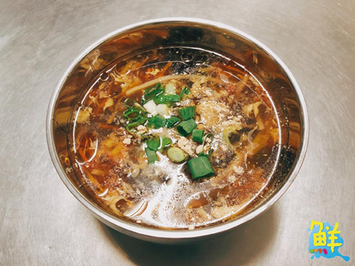 大碗滿意超涮嘴!不自覺完食的美味手削麵 「高雄第一家刀削麵」