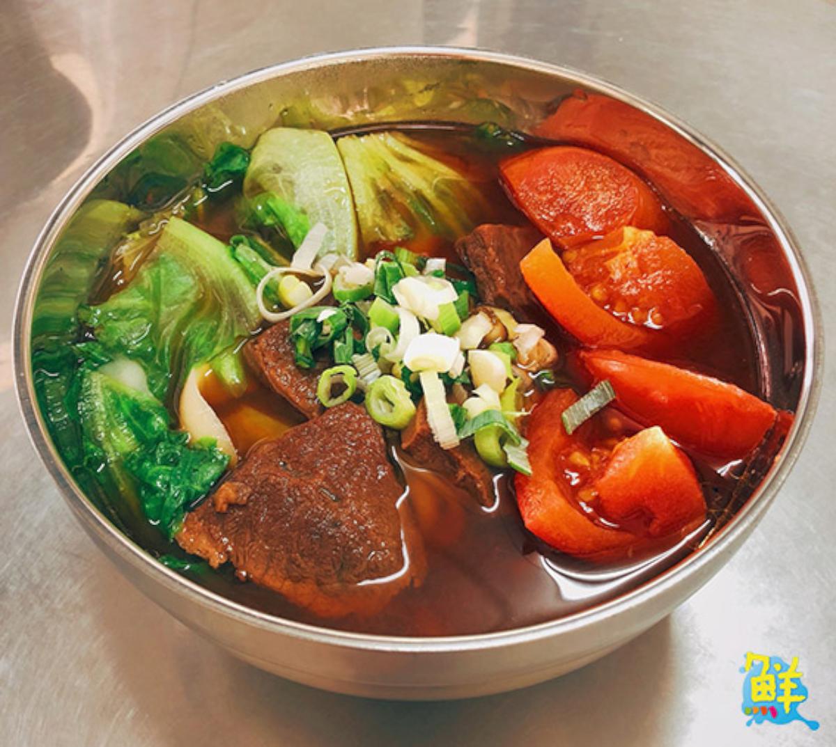 大碗滿意超涮嘴!不自覺完食的美味手削麵 「高雄第一家刀削麵」