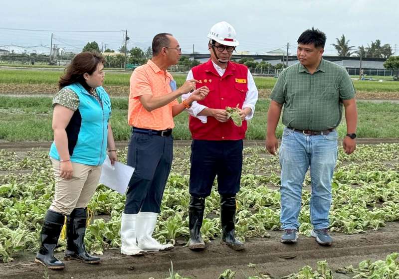中颱丹娜絲致高市農損逾4400萬元 陳其邁訪視災損供貨指示主管機關加速核定補助