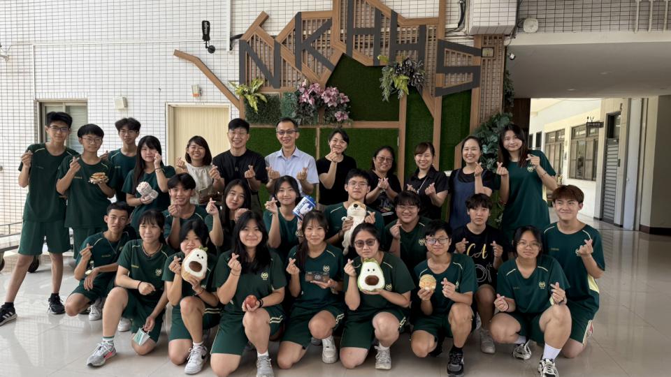 青發署114年青年壯遊 高餐大附中23生7提案獲頒圓夢基金46萬元