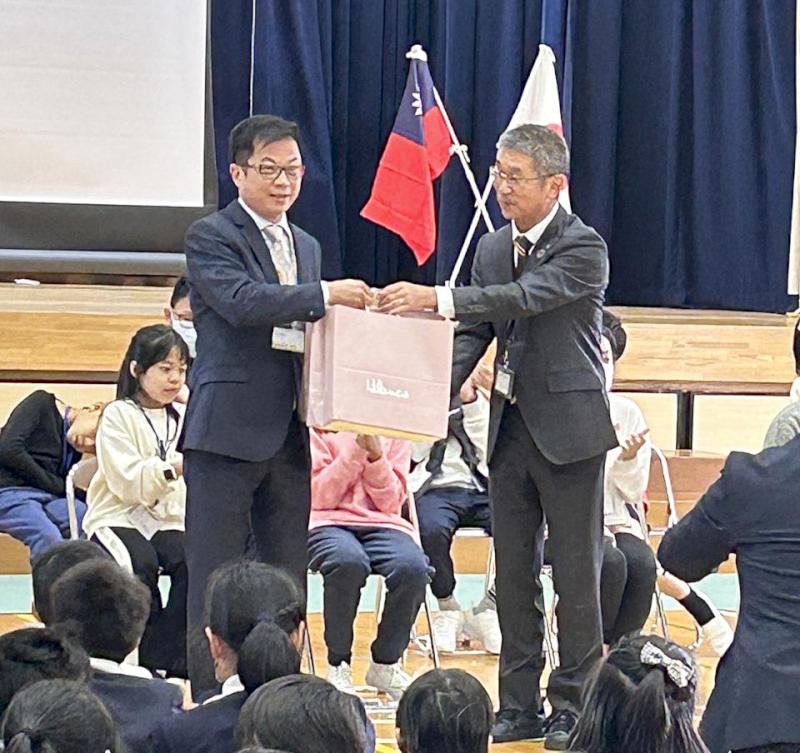 新上國小教育交流團訪日本三重縣三重大學附小見學交流 順遊知名景點