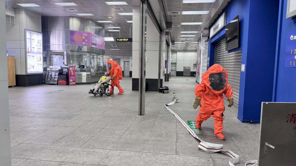 高捷攜手9單位前進高雄車站模擬毒化物攻擊 強化緊急應變量能