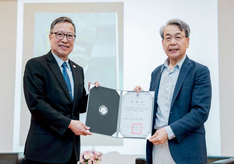 中研院院士李文華受邀高醫大校長講座 暢談活出更好自己