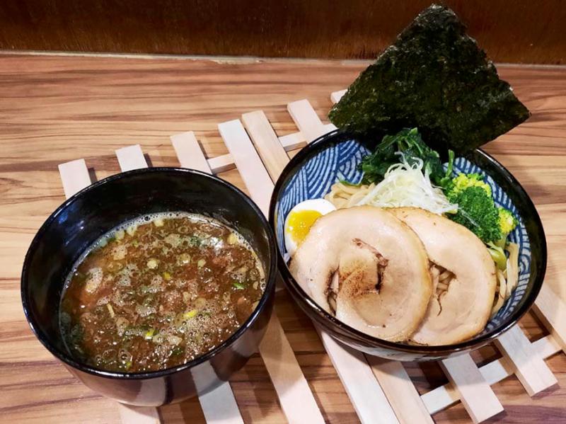 圈粉無數的好滋味 『麵處小林』 師承橫濱家系的正宗日本拉麵就在高雄