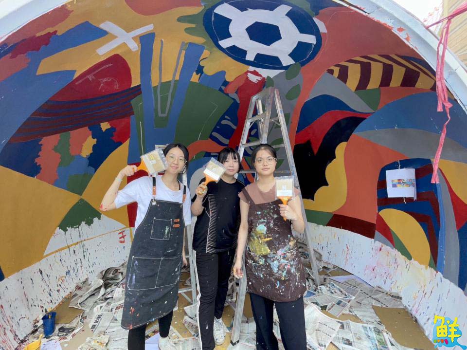 足球狂歡 x 現代藝術2023最潮聖誕HIS CAFÉ足球嘉年華熱力點燃高雄夢時代