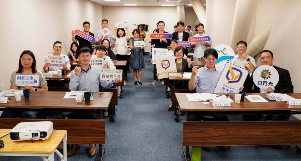 高市青年局攜手4單位推創業陪跑資金媒合會 簡報個別商談助攻青創團隊對接投資