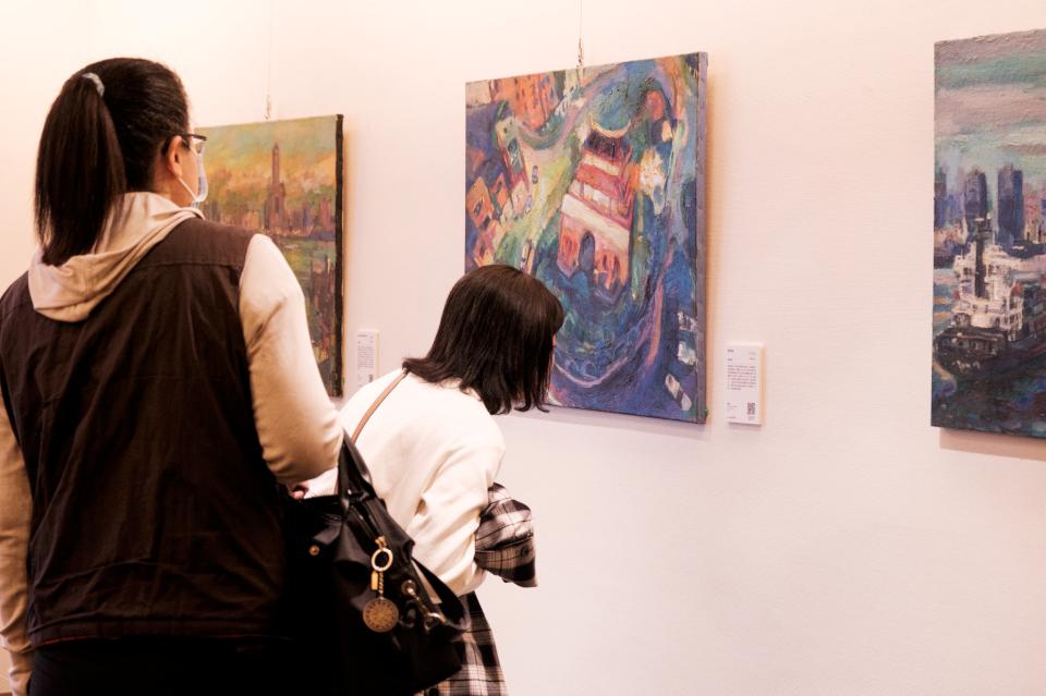 玲廊滿藝畫廊 胡令豪透過畫布與色彩激盪開展「城市光彩」藝術饗宴