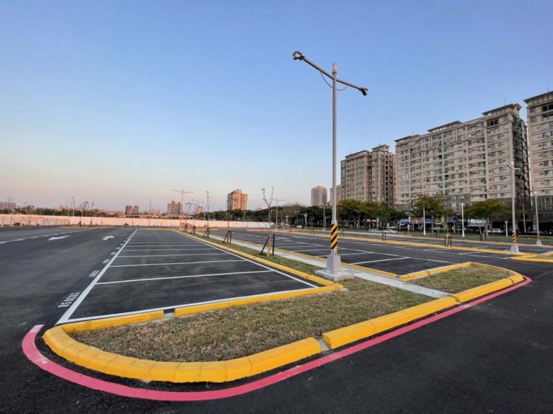 前鎮區凱旋四路公有停車場啟用 可容納150輛小型車、61輛機車、20輛自行車