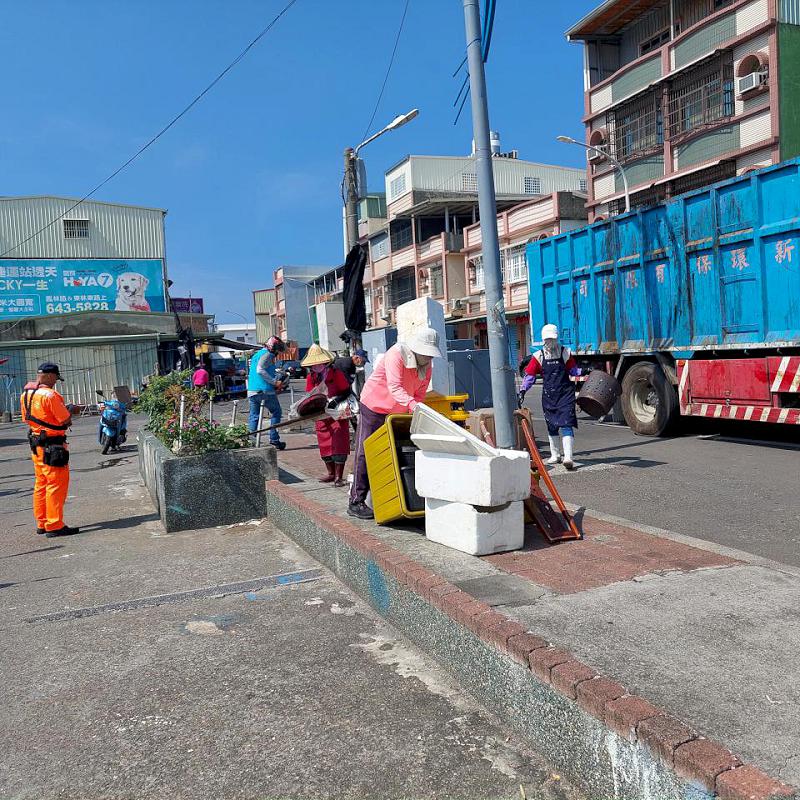 025高雄端午龍舟嘉年華林園傳統龍舟賽 海洋局整頓中芸漁港碼頭環境