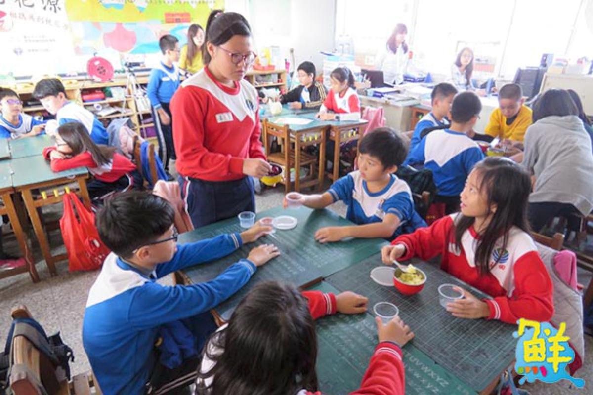 義大營養系師生攜手屏東玉田國小 設計專屬教案寓教於樂宣導食安