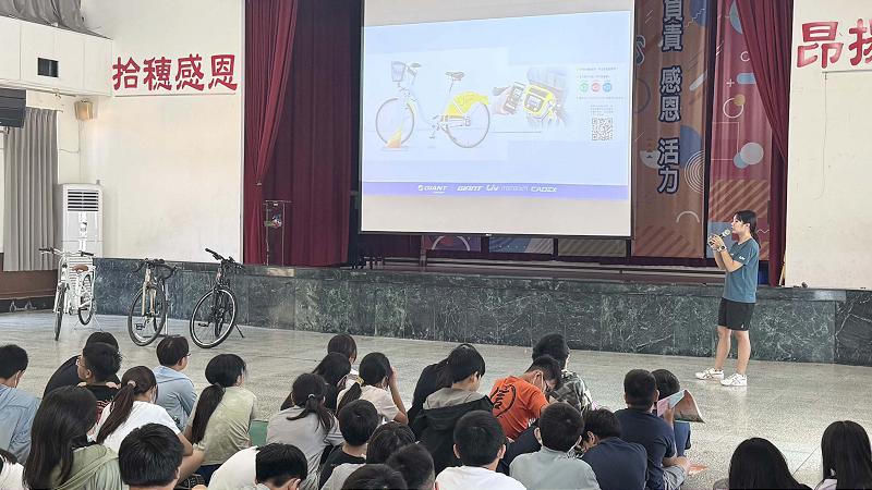 油廠國小邀自行車品牌宣導交安 互動體驗有獎徵答盼降低事故風險