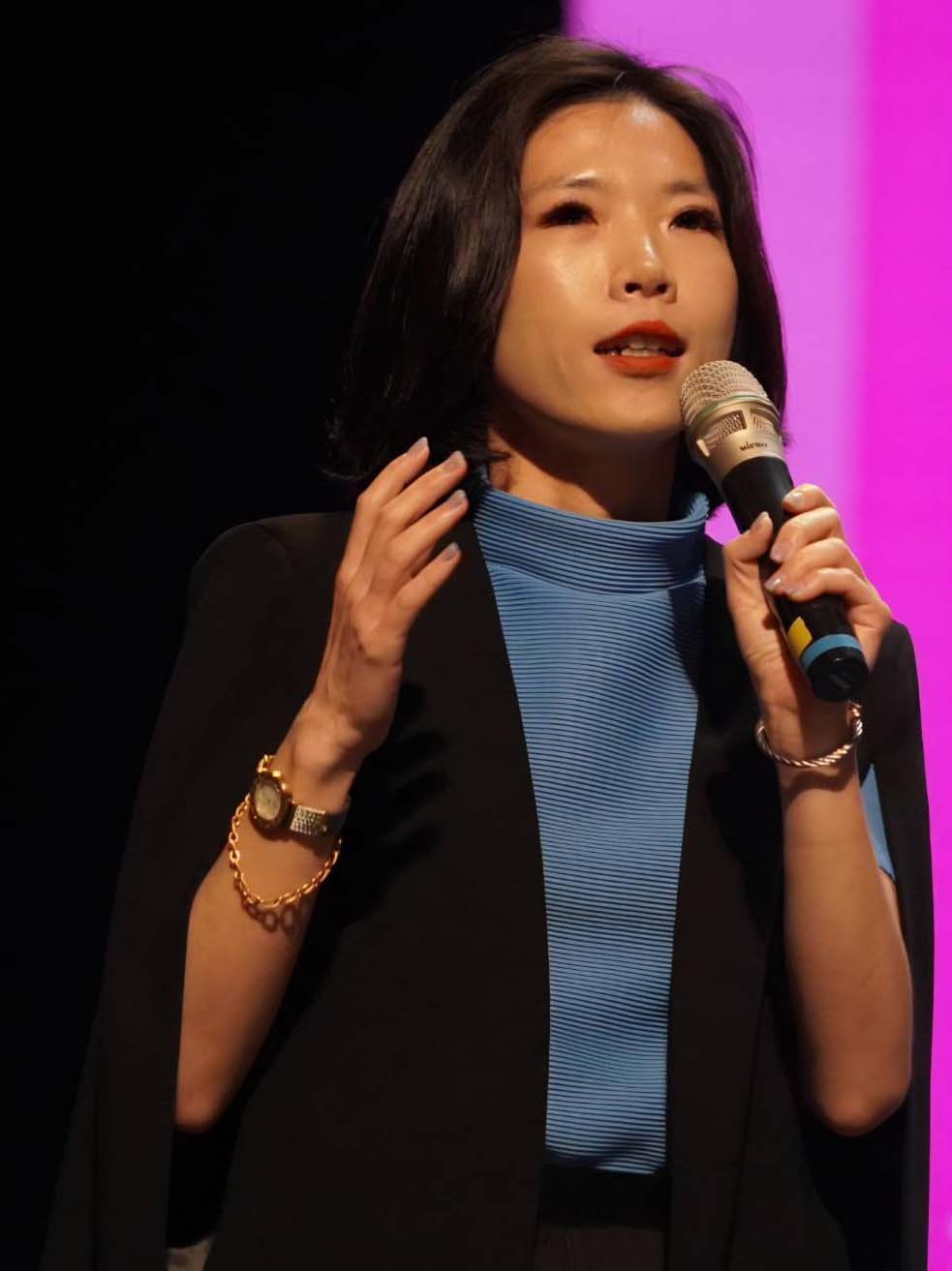 高雄心潮麗天協會加持音樂會千人參與 古魯上師領軍讚頌編創樂曲洗滌身心