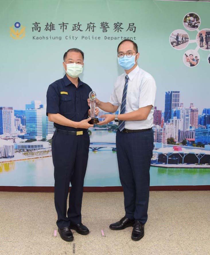 高市警局警察節慶祝活動縮減規模防疫 表揚3模範警察、1警察模範母親