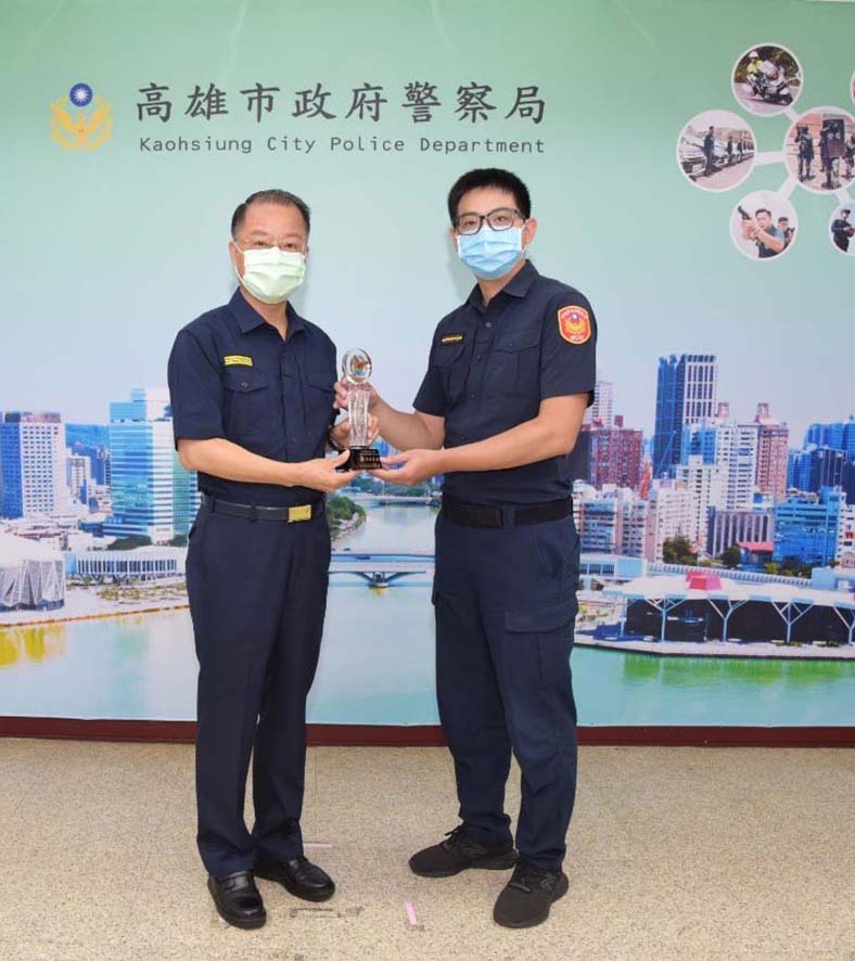 高市警局警察節慶祝活動縮減規模防疫 表揚3模範警察、1警察模範母親