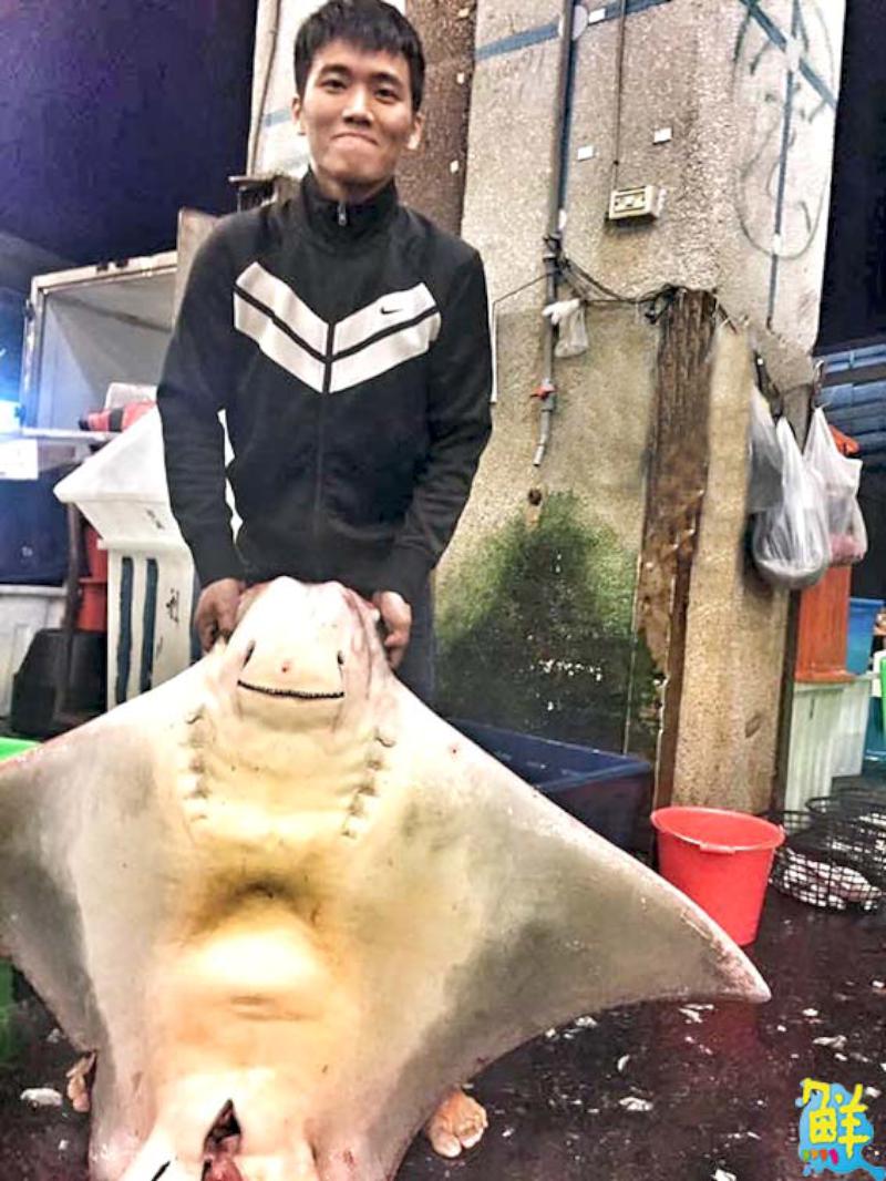 海鮮許願池 溢源水產 尚青海產底家啦！