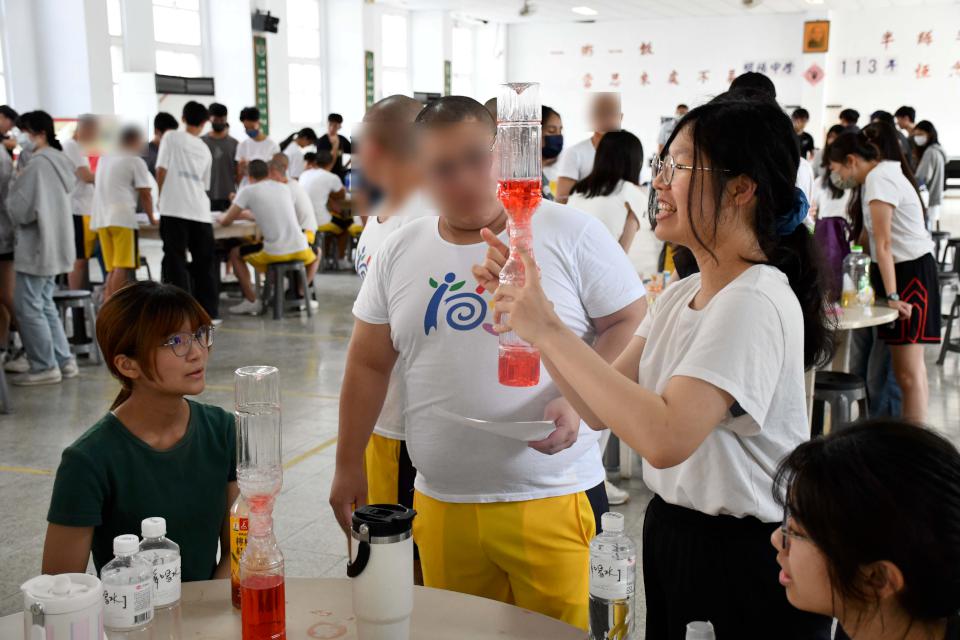 高師大性別所、通識中心領軍工設、軟體系生 前進明陽中學邀闖關體驗科學樂趣