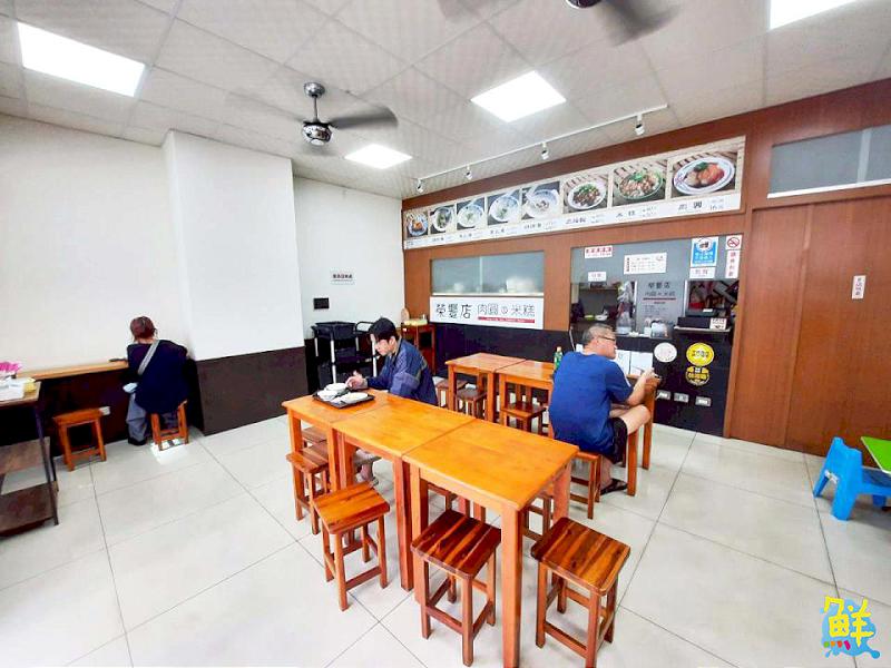 饕客激推!前金傳統小吃 榮豐店肉圓米糕 飄香三代歷久彌新 銅板價大大滿足