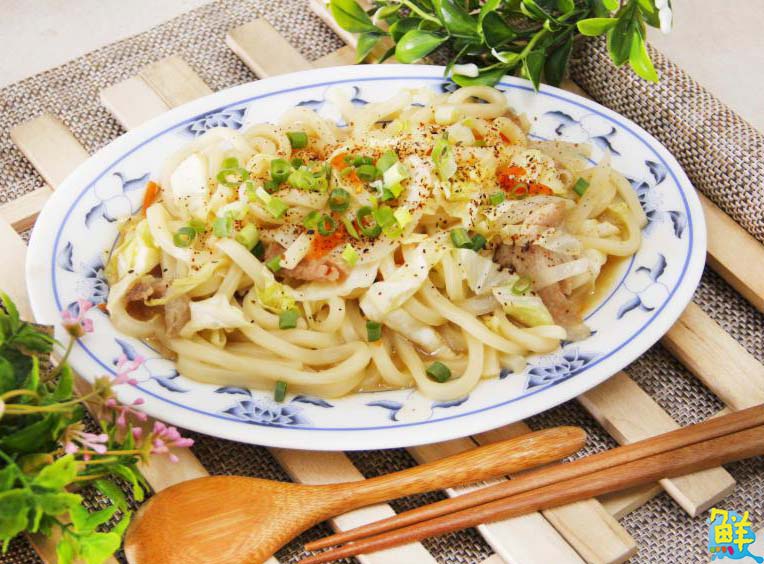 從午餐下午茶到晚餐 鹹甜美味不斷電 大寮日式炊飯&現烤甜甜圈