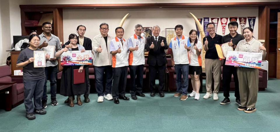 正修科大歡慶創校60週年 攜手校友總會合辦LOGO暨公仔造形設計賽頒獎