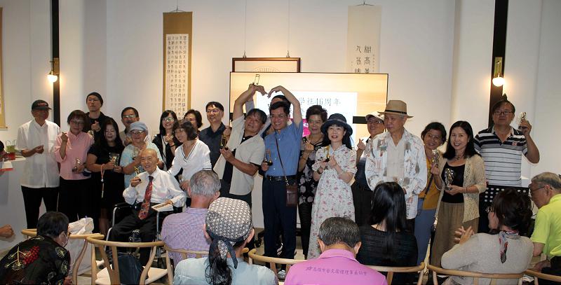 掌門詩學社與掌門詩學學會前進高市円美術館 歡慶成立46週年