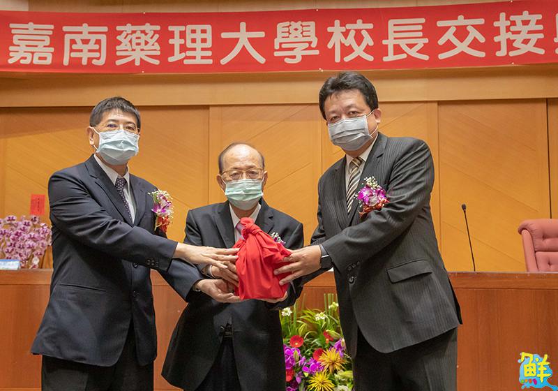 李孫榮學經歷豐富 榮任嘉藥新校長