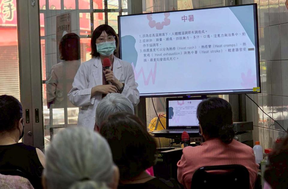 岡山醫院6月夏至養生趣 邀中醫師分享養生秘結體驗刮痧穴位按摩