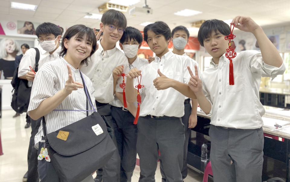 日本工業大學駒場高校附設中學校200名師生 訪姊妹校高英工商體驗實作課程