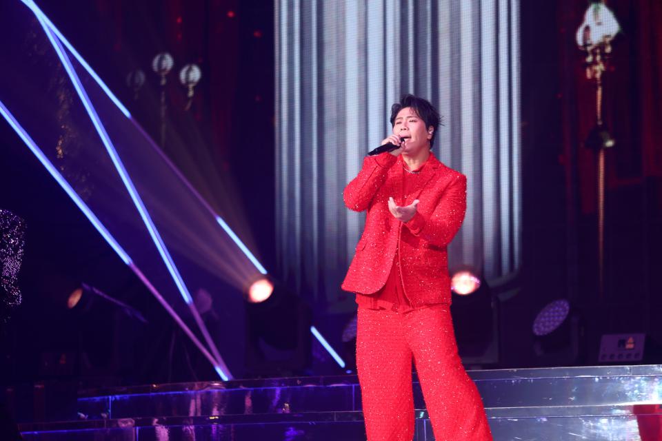 高流2025藍寶石大歌廳第二場 14天王天后嗨翻全場 秀場天王豬哥亮復活宣布藍寶石電影開拍